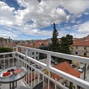 4* Guest house Via Porto